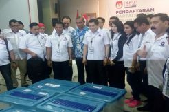 Daftar Jadi Peserta Pemilu 2019, Perindo Bawa 10 Kontainer Dokumen
