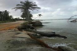Abrasi Pantai Keraya Kian Parah, Jalan Penghubung Ini Terancam Putus