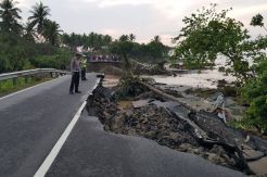 Perbaikan Jalan Lintas Barat Sumatera Diprediksi Butuh Waktu Lama