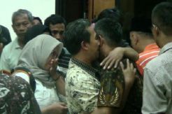 Divonis 6 Tahun, Terdakwa Korupsi Rp11 Miliar Menangis