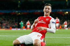 Mesut Oezil Siap Perpanjang Kontrak di Arsenal