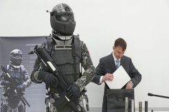 Rusia Kenalkan Jubah Tempur Berteknologi Exoskeleton