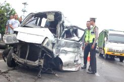 Laka Maut di Pantura Karangayu, Tiga Tewas dan Lima kritis