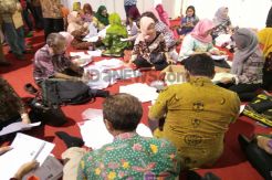 Kemendagri Lembur Malam Ini Tuntaskan Berkas e-KTP di TMII