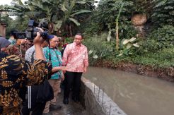 Cegah Banjir Terulang, Anies Tinjau Tanggul Jebol di Jati Padang