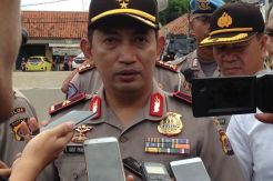 Oknum Polisi Keroyok...