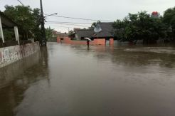 Diguyur Hujan Deras, Ribuan Rumah di Tangsel Terendam Banjir