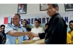 Kantor Imigrasi Ambon Deportasi 10 WNA Asal Filipina