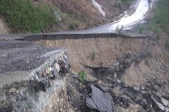 Jalan Penghubung RI-Timor Leste Longsor, Warga Terancam Terisolasi