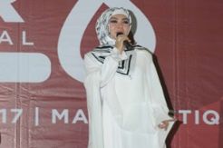 Syahrini Minta Didoakan Istiqamah Berhijab dan Jadi Ustazah