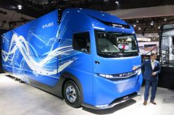 Wow, Truk Listrik Fuso Seberat 23 Ton Butuh 27 Baterai