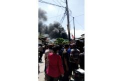 Warga Histeris Saat Gudang Kembang Api di Tangerang Meledak