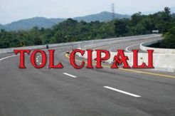 Mobil Pengangkut Cabai Terguling di Tol Cipali, 2 Orang Tewas