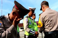 Aipda Supardi Menangis Terharu saat Terima Reward Ibadah Umrah
