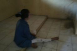 Wanita Ini Tusuk Putrinya...
