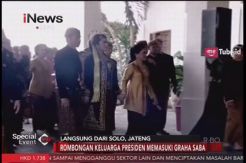 Kahiyang Diantar Kedua Orangtua ke Pelaminan di Graha Saba Buana