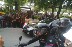 Jadi Saksi Pernikahan Kahiyang-Bobby, Jusuf Kalla Tiba di Gedung Graha Saba