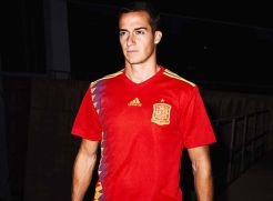 Jersey Timnas Spanyol...