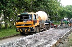 Betonisasi Jalan, Pengamat:...
