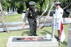Panglima TNI Ziarah...