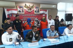 Tangkap Tiga WNA Cantik, Petugas Imigrasi Sita Alat Kontrasepsi