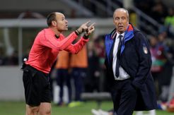 Besok, Vonis Masa Depan Pelatih Italia