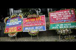 Tahan Setya Novanto, KPK Dikirimi Karangan Bunga