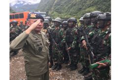 Kisah Solidnya TNI/Polri Bebaskan Sandera di Papua