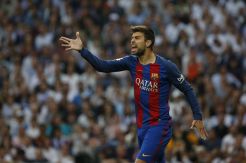 Valencia Mengancam, Barca Ajukan Banding Kartu Kuning Suarez-Pique