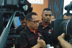 Kapolri Luncurkan Buku Polisi di Era Demokrasi
