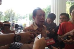Sambangi Balai Kota,...