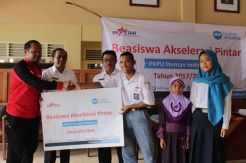 PKPU DIY Salurkan Beasiswa bagi Anak Yatim di Gunungkidul