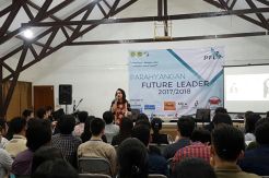 Ketua Kowani Berbagi Kiat Sukses kepada Mahasiswa Unpar