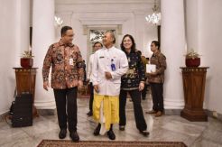 Anies Izinkan Monas...