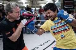 Roach Sarankan Pacquiao...