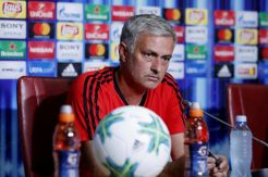 Mourinho Kesal Ada Tim Lain yang Terapkan Strategi Parkir Bus