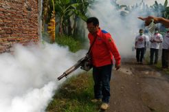 11 Warga Terserang DBD, Perindo Langsung Asapi Permukiman di Demak