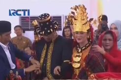 Nasihat Jokowi Usai Ulosi Bobby Nasution-Kahiyang Ayu Siregar