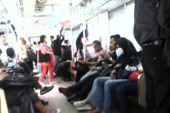 KRL Alami Gangguan, Penumpang Kecewa Informasi dari Petugas