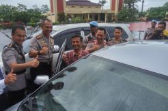 Polda Banten Serahkan...
