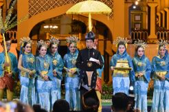 Luar Biasa, Presiden Jokowi Berpantun di Istana Maimun