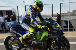 Buruk di 2017, Valentino Rossi Kembali ke Motor Lama