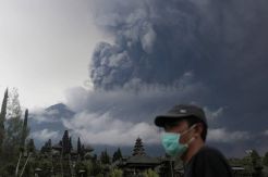 PVMBG Perkirakan Lava Gunung Agung Akan Mengarah ke Utara