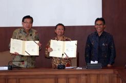 Sinar Mas Berikan Bantuan Kendaraan Operasional Menwa UGM