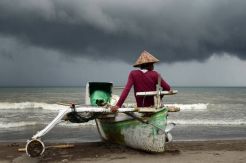 Cuaca Buruk, Nelayan Cirebon Tak Berani Melaut