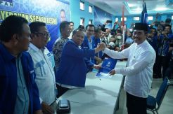 PAN Pasang Dua Kaki di Pilgub Riau