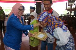 Ibu Muda Cantik dan Nenek Mainah Ikuti Sidang Isbat Nikah Massal