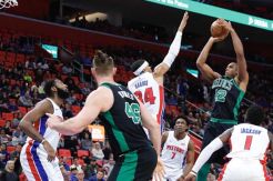 Al Horford Paksa Detroit Pistons Telan Enam Kekalahan Beruntun