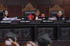 MK Bolehkan Pernikahan Teman Satu Kantor