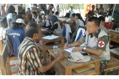 Ratusan Warga Sekon di Perbatasan Indonesia Serbu Layanan Pengobatan Gratis